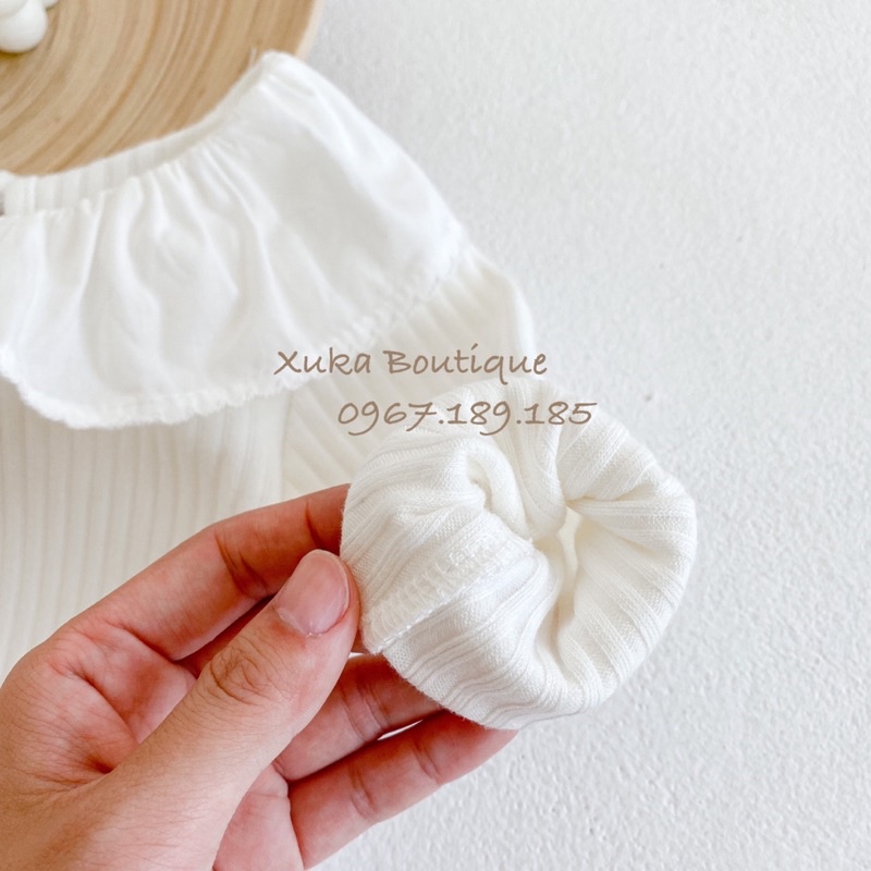 Bodysuit Dài Tay Cổ Tròn Sơ Sinh Đầy Tháng / Thôi Nôi - Xuka Boutique - Body Trắng Cổ Sen Cotton Cho Bé Gái