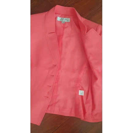 Áo khoác vest cam sữa Tahari