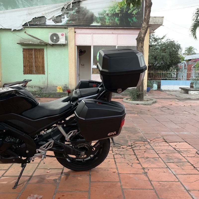 Yamaha R15 lên bộ 3 thùng sau Givi cực chất cùng bộ baga chính hãng