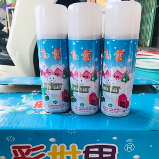 Bình xịt tuyết tan bọt trắng