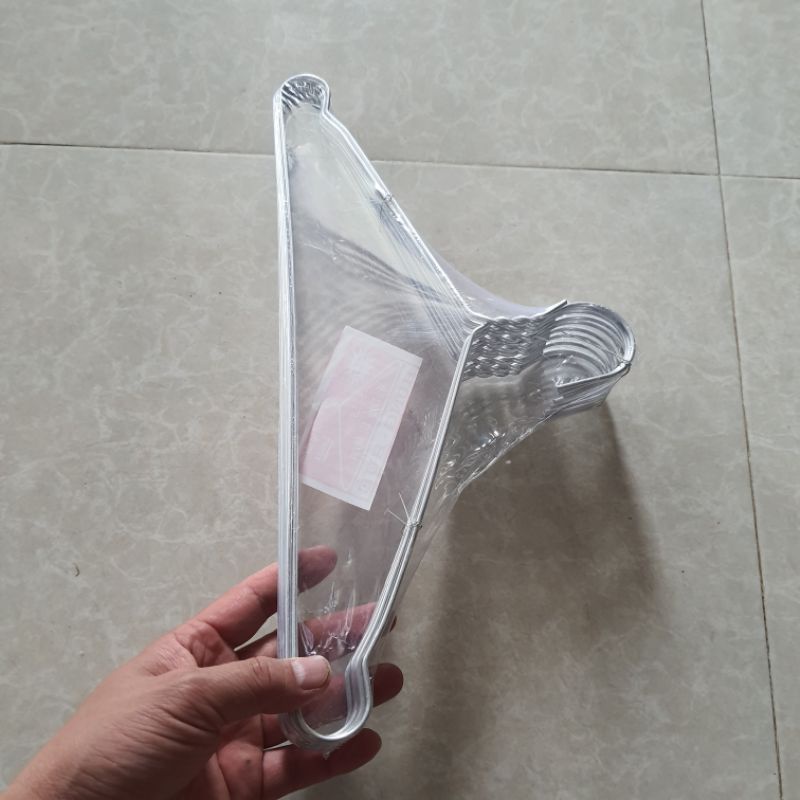 Móc áo nhôm người lớn1 vỉ 10 chiếc cho gia đình bạn.