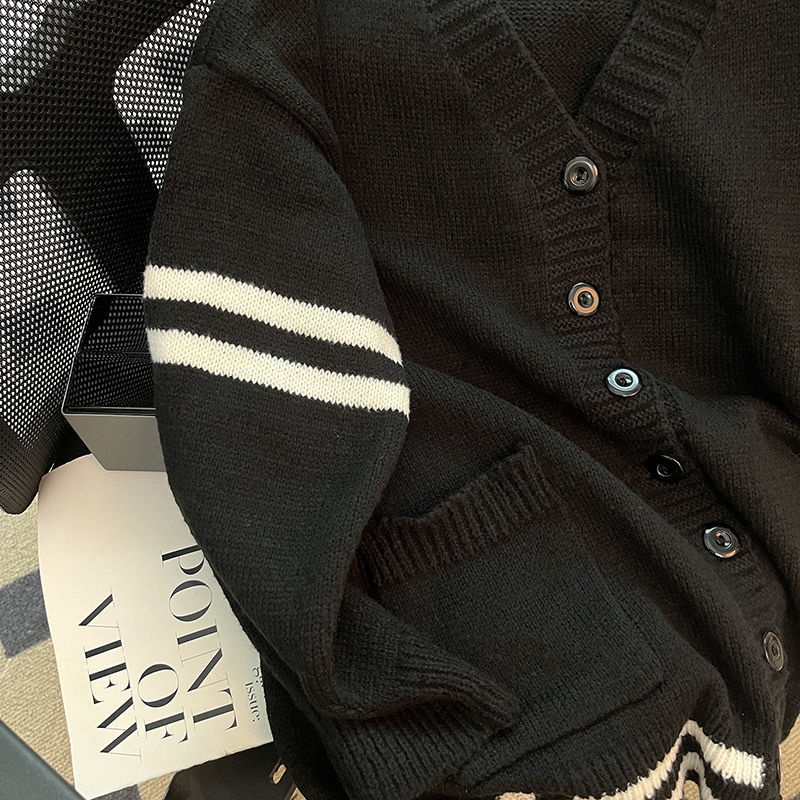 Áo Khoác Cardigan Dệt Kim Cổ Chữ V Hoạ Tiết Kẻ Sọc Phối Chú Ong Nhỏ Xinh Xắn