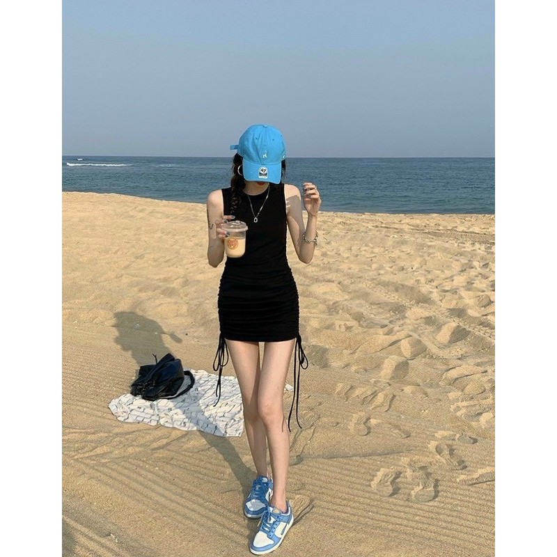 đầm sát nách rút dây đen