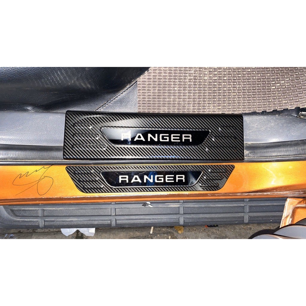 Ốp Bậc Cửa Xe Ranger 2016 đến 2020 Mẫu Carbon Thể Thao