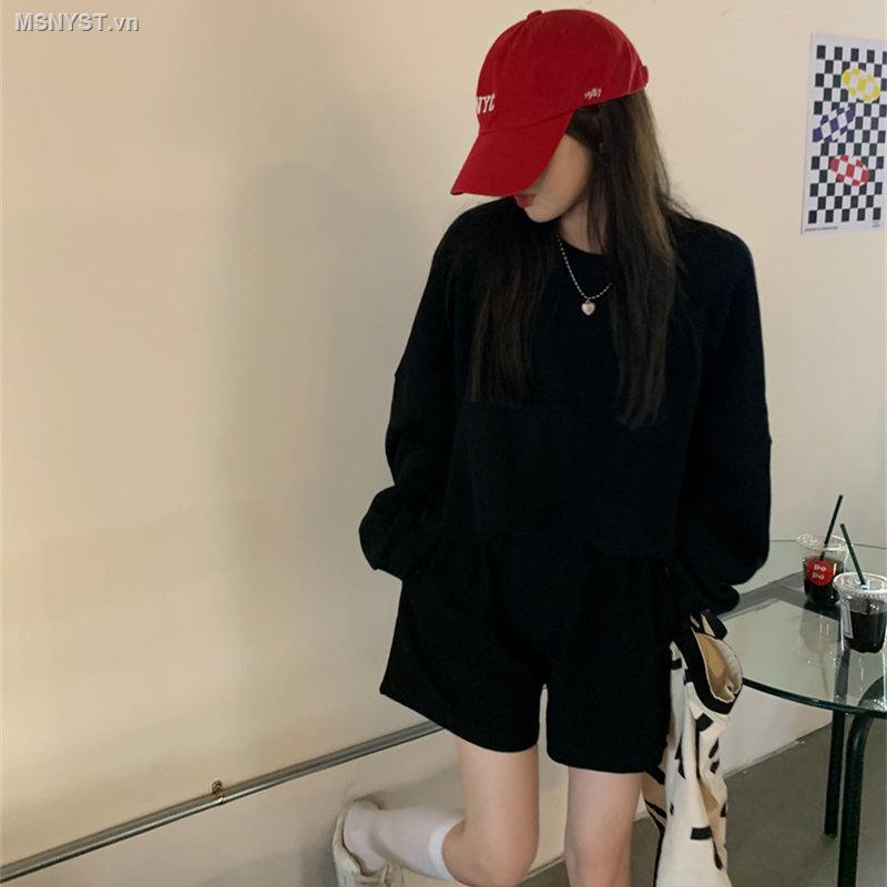 Bộ đồ thể thao 2 món gồm áo sweater tay dài và quần short phong cách đường phố trẻ trung cho nữ