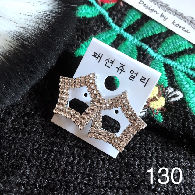 FREESHIP❤️ Bông Tai Hình Ngôi Sao Đính Đá M130