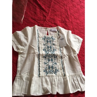 Áo size M newtag thêu thân trước cực xinh