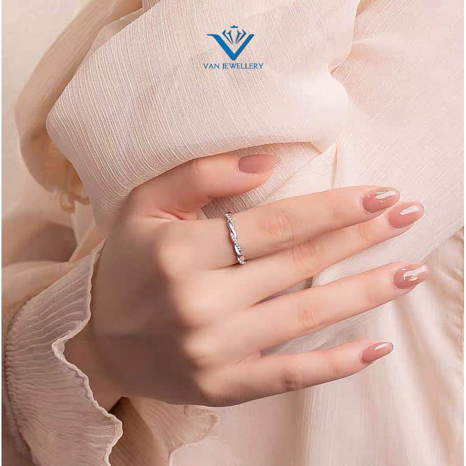 Nhẫn bạc Nhẫn sóng đan mây vòng nạm đá xinh xinh Van Jewelry V10738