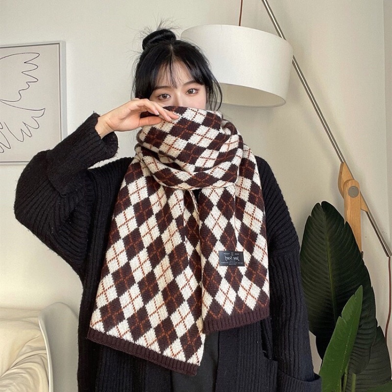 Khăn len choàng cổ hình quả trám kẻ cực xinh Kh05
