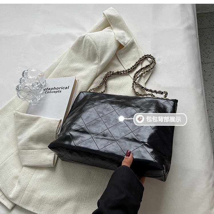 Túi Xách Đeo Vai Hình Vuông Cỡ Nhỏ Phối Dây Đeo Sợi Xích Thời Trang 2022 Mới Mẻ Cho Nữ