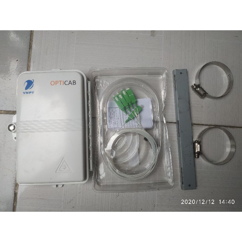 Hộp OTB 4 fo và bộ chia quang 1x4