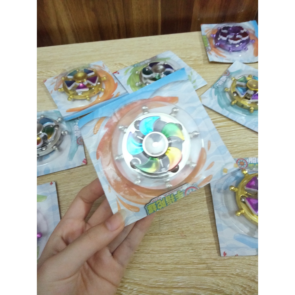 Con quay Fidget spinner siêu bền, giúp giảm stress, thư giãn đầu óc cho trẻ