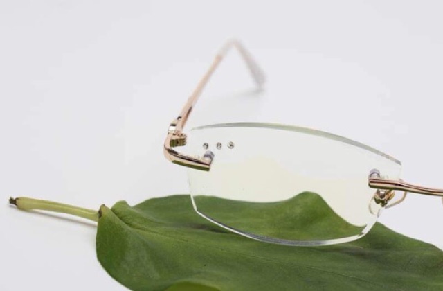 kính lão có độ cao cấp kính viễn thị kính không viền nữ Lk01