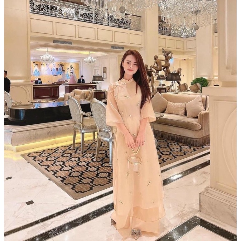 Áo dài đi chơi chất liệu von, mềm, mịn đẹp và sang trọng