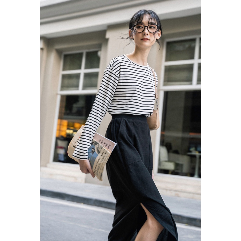 Áo sweater cổ tròn dài tay nữ MADELEN dáng freesize kẻ ngang nhiều màu | BigBuy360 - bigbuy360.vn