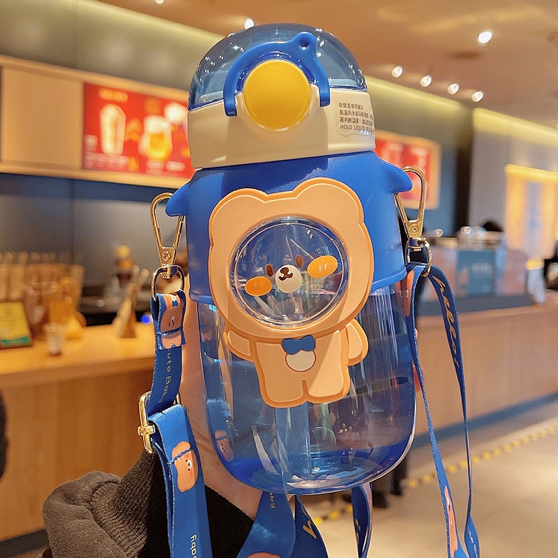 Bình nướ cho bé cute có ống hút hình gấu. Bình nước cho bé đi học có dây đeo, Dung tích 720ml mã B17