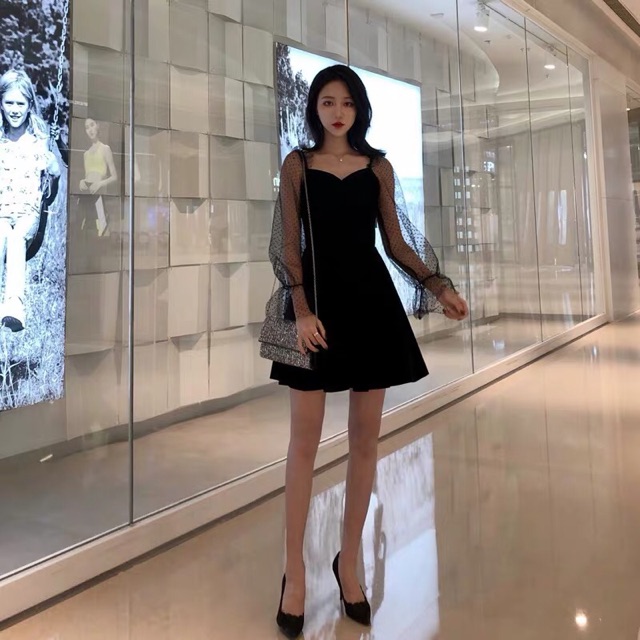 Váy nhung tay ren đen