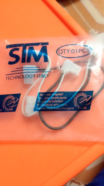 Dây giắc cắm có đèn báo bình nóng lạnh ariston loại tốt