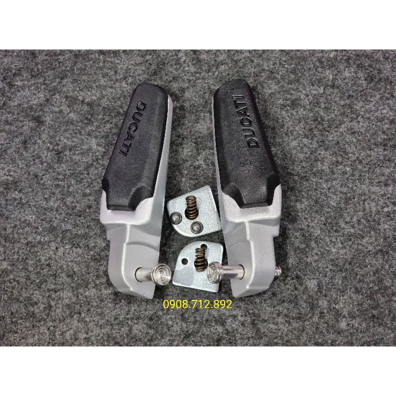 Bộ gác chân sau nhôm đệm cao su rất êm gắn các dòng xe yamaha , honda