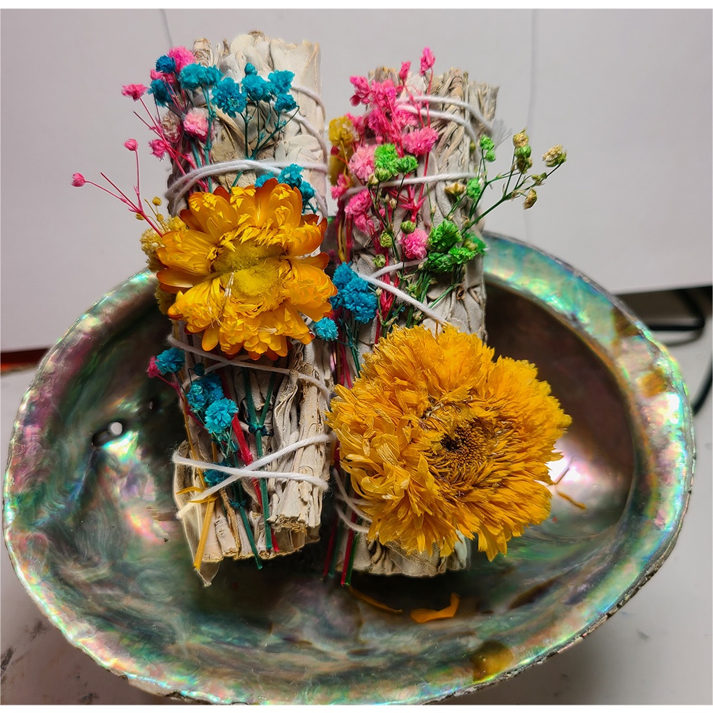 Xô thơm trắng phối hoa cỏ dễ thương 11cm