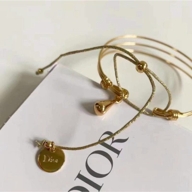 Vòng tay Dior