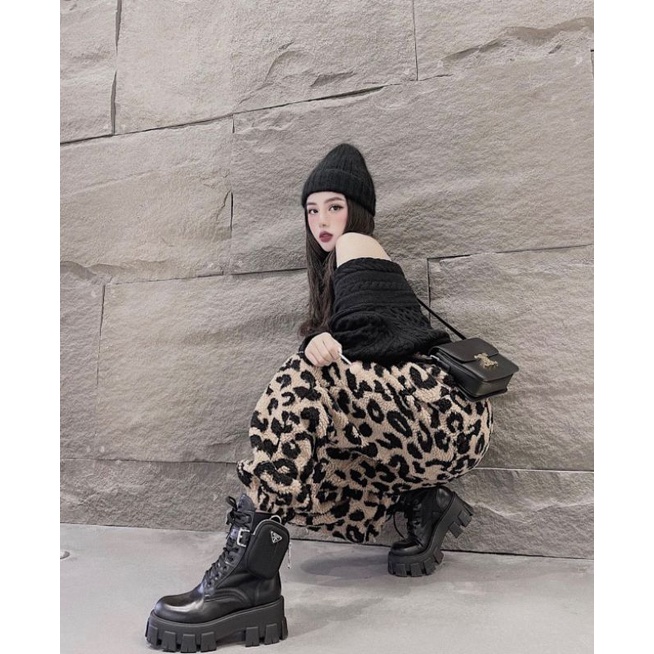 Túi chéo nữ C.E TRIOMPHE sz19cm da xước kiểu dáng sang chảnh fullbox nam châm