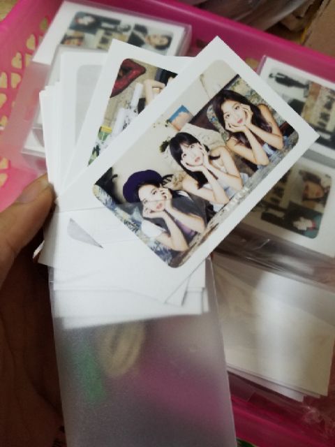 LOMO hộp nhựa BTS, GOT7, TWICE, BLACPINK, EXO set 32 tấm (tặng kèm kẹp và dây treo trang trí) | BigBuy360 - bigbuy360.vn