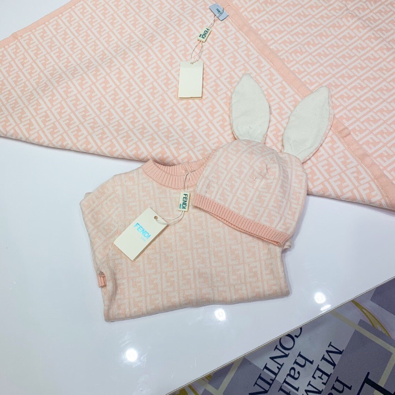 Suit đồ liền thân cho bé Fendi FD tai thỏ siêu xinh