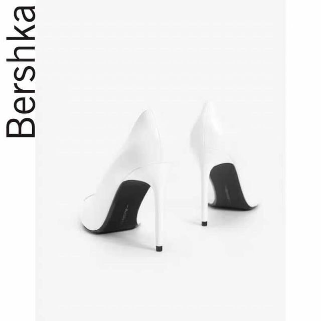 Giày cao gót trắng mũi bạc Bershka (dealsale 11/11)