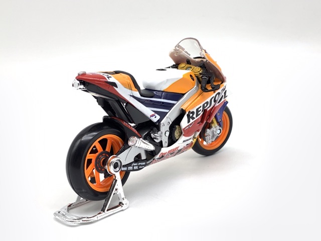 Xe Mô Hình Honda Reepsol Team RCV 213 2018 1:18 Maisto ( Repsol ) #26