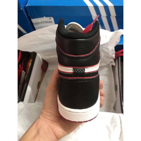 Giày sneaker air jordan 1 high og "bloodline"