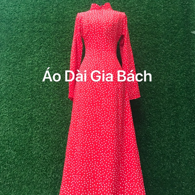 Áo dài chấm bi đỏ