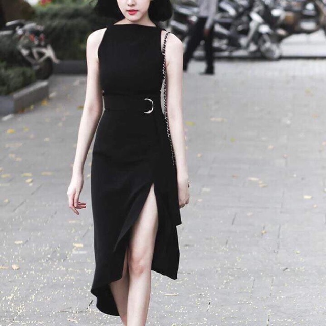 Váy xẻ thắt đai màu đen