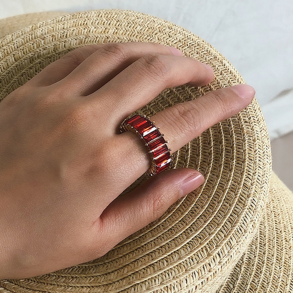 Nhẫn Đính Đá Toàn Bộ Mặt Vuông Sang Trọng Cho Nữ