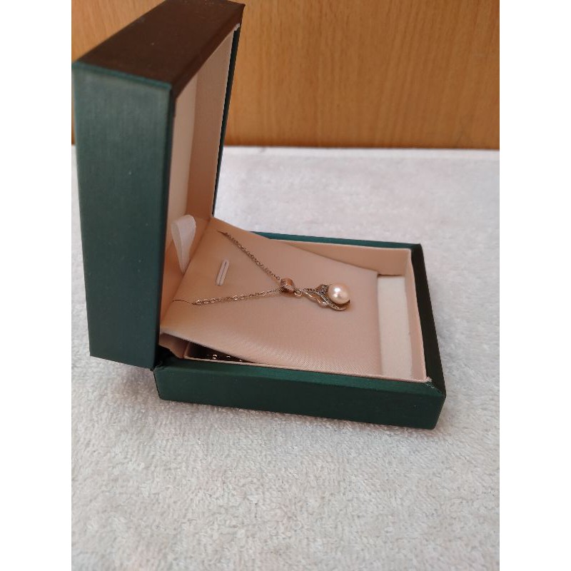 Hộp để dây chuyền bằng da cao cấp | BigBuy360 - bigbuy360.vn