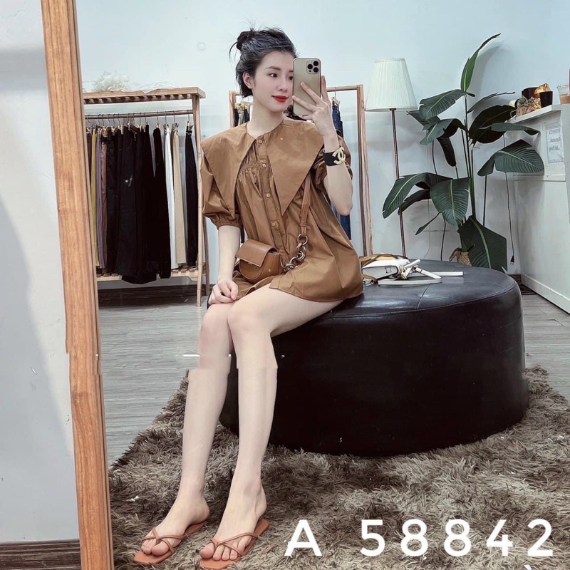 Áo sơ mi cộc tay nữ phom rộng cổ nhọn dáng baby doll