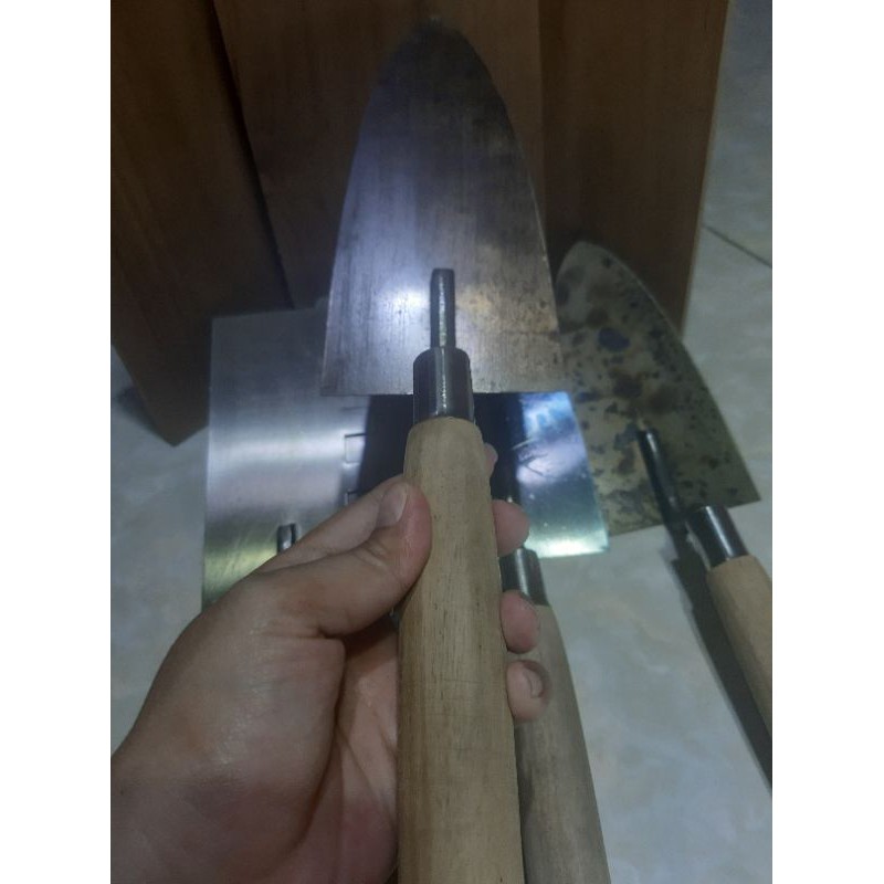 BAY XÂY TÔ LƯỠI CƯA CD