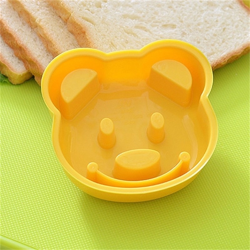Khuôn Cắt Bánh Sandwich Hình Gấu Teddy Sáng Tạo DIY