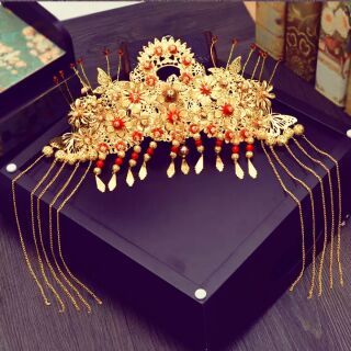 Kim quan cô dâu cổ trang