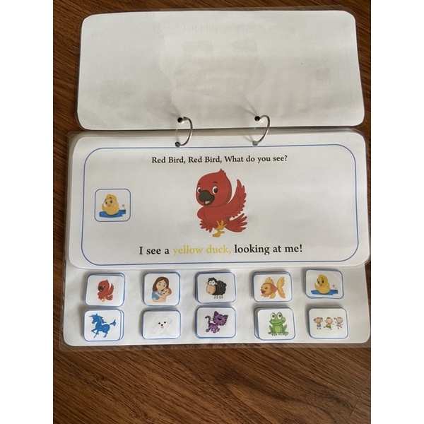 Học liệu bóc dán Brown bear quét mã QR ra file nghe cho bé