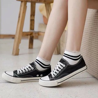 Tất kẻ sọc ngang Hàn Quốc kiểu mới