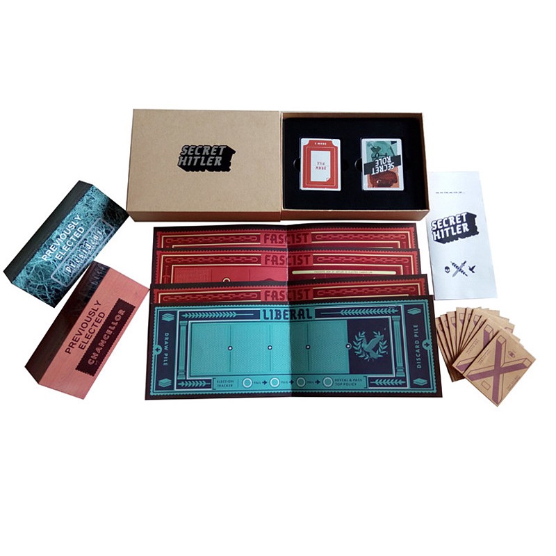 Board Game Secret Hitler kèm bộ bài mang tính nhập vai suy luận