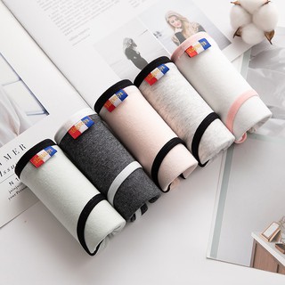 Quần lót nữ màu trơn dễ thương