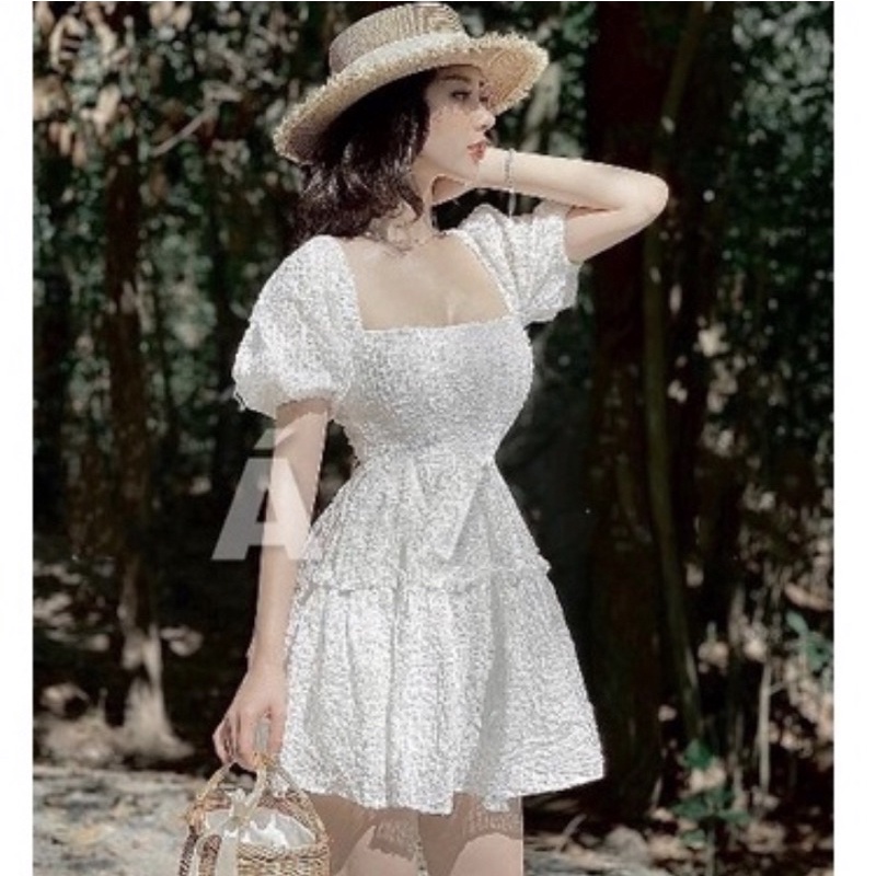 Đầm trắng cổ vuông hở lưng đan chất thêu nổi cao cấp