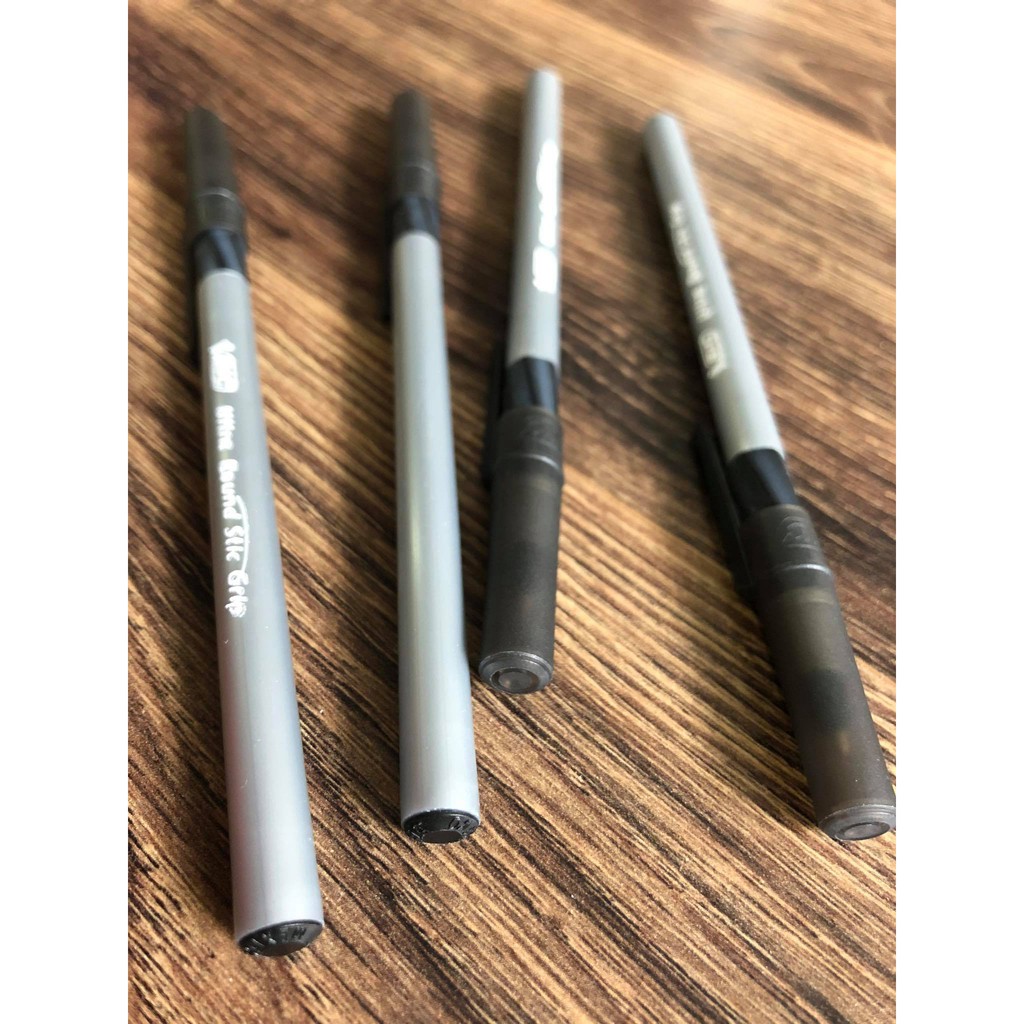 4 bút BIC đen grip pen tapping