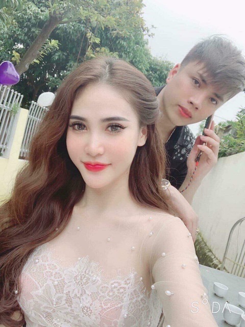 Đầm xoè phối ren mi kết cườm