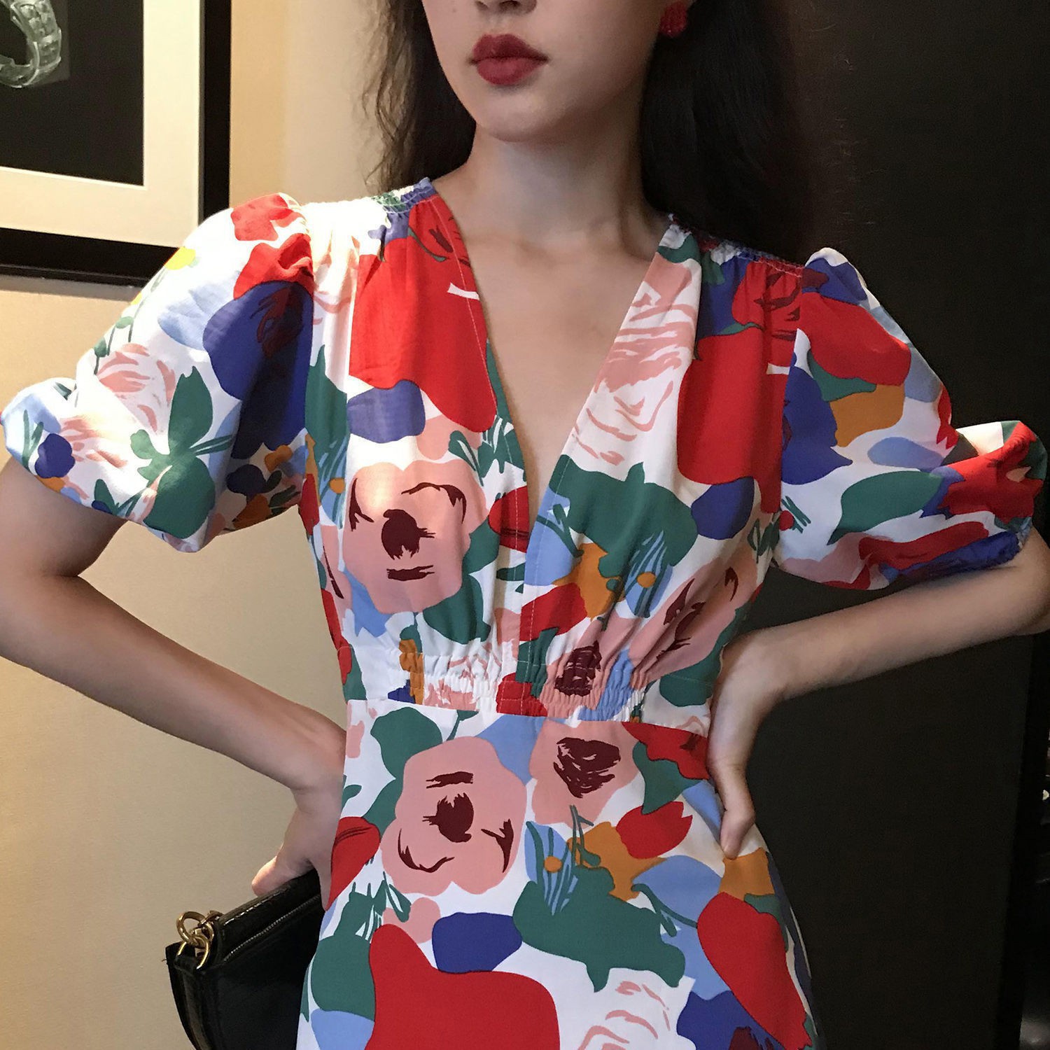 French retro V-neck floral dress 2020 new summer harvest waist slim temperament bubble sleeve skirt