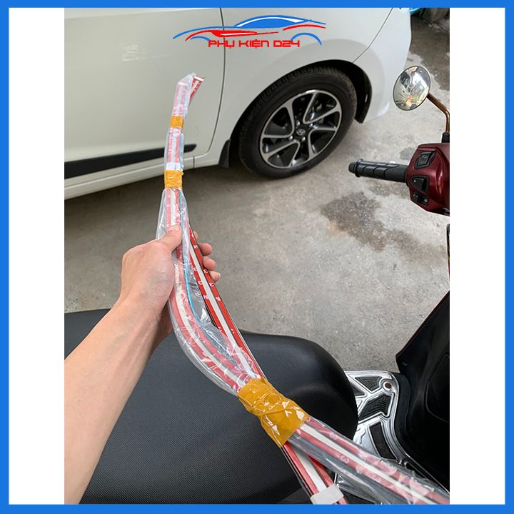 Bộ nẹp viền chân kính cong kính Hyundai i10 Hatchback 2014-2019 Inox sáng bóng chuẩn form xe