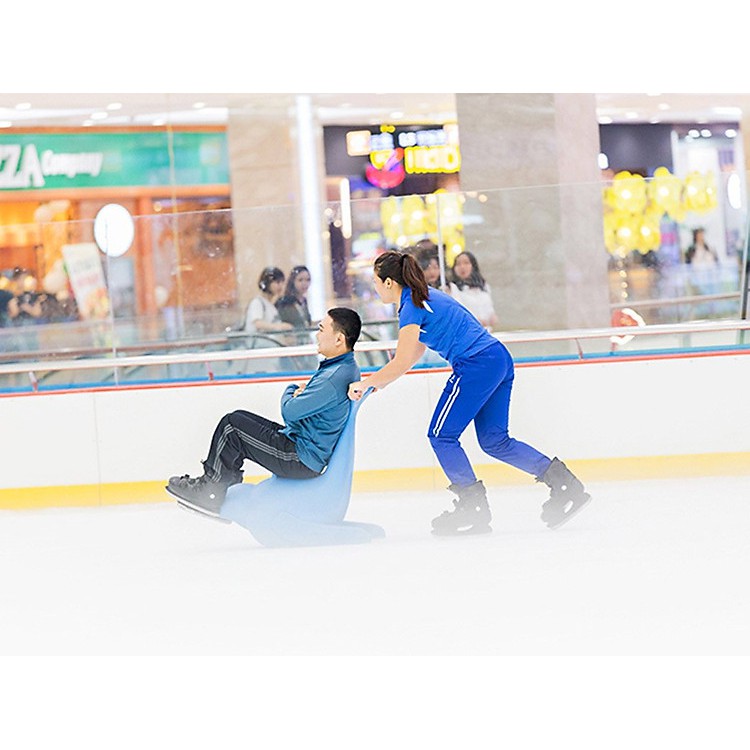 HCM [E-Voucher] Vé vào cửa người lớn, giày trượt, 1 đôi vớ Sân băng Vincom Ice Rink Landmark 81 - Thứ 7, Chủ Nhật (TK)