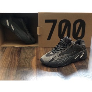 Giay thể thao yz 700 đen